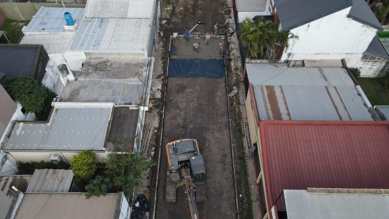 Máquinas trabajando en barrio San Miguel